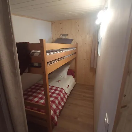 A La Fontaine Fleurie 88 3*