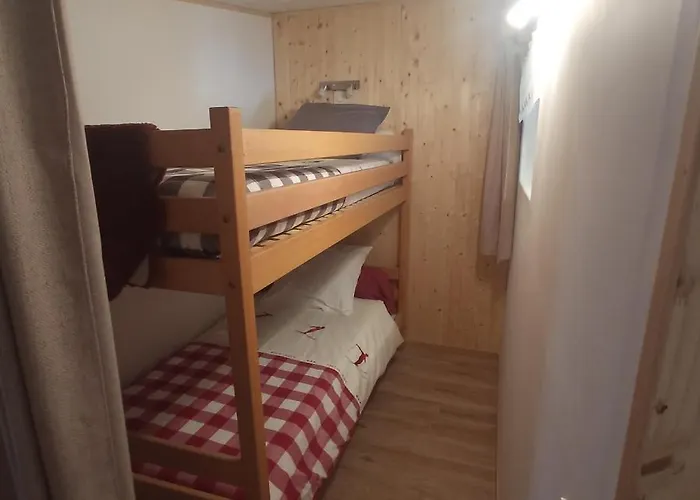 A La Fontaine Fleurie 88 3*